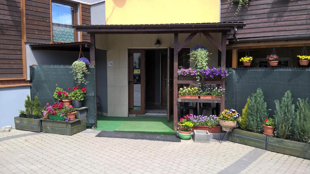 Pokoje Goscinne Jaga Kielce Exterior photo