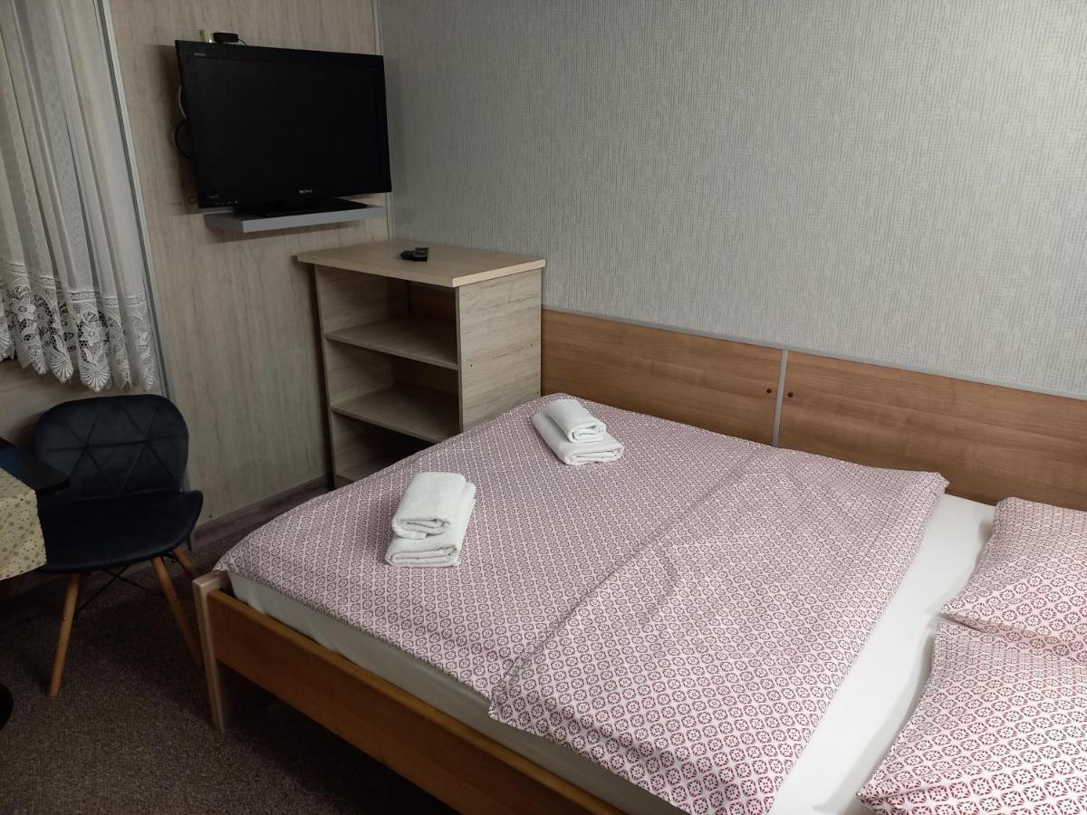 Pokoje Goscinne Jaga Kielce Exterior photo