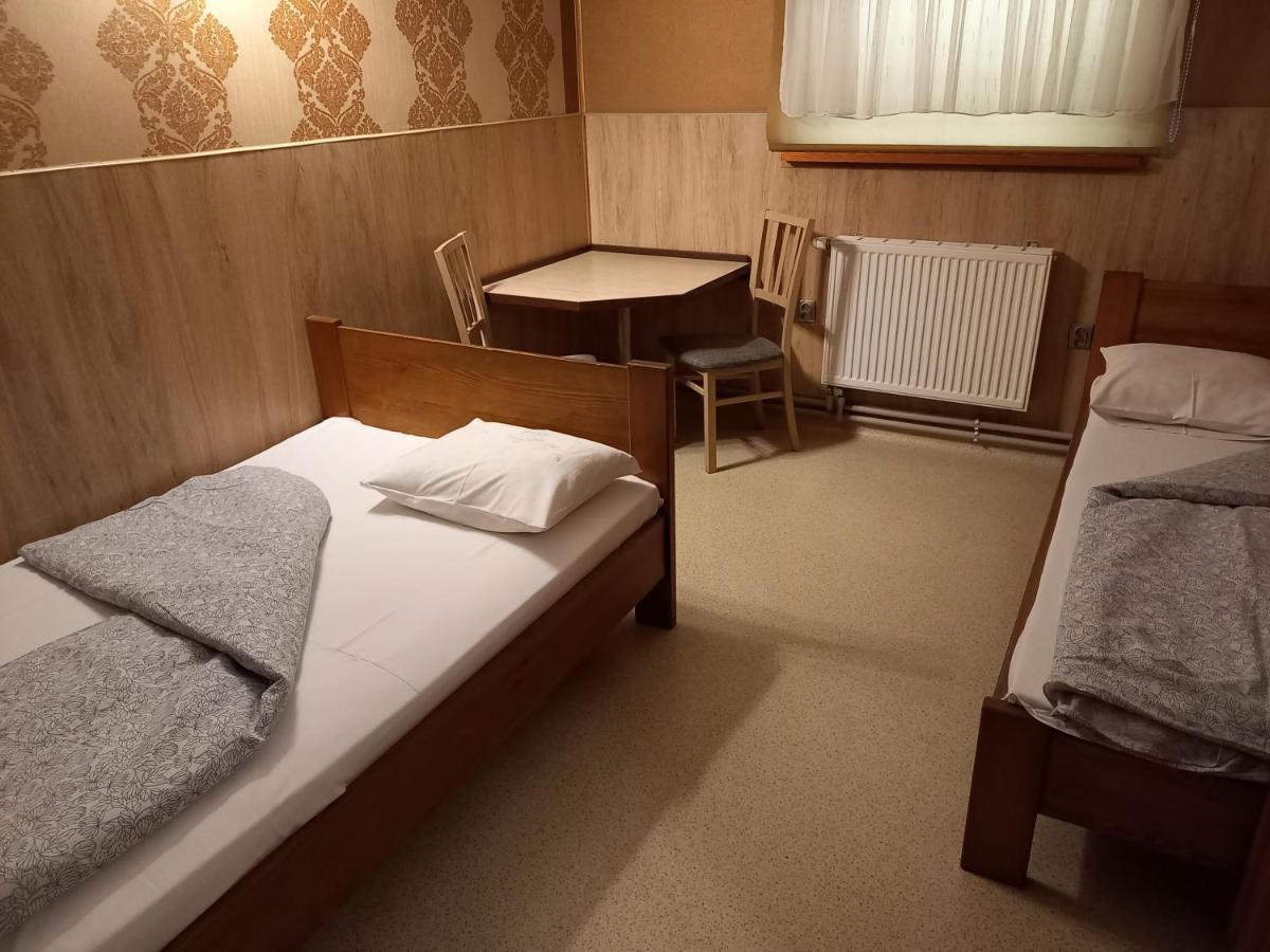 Pokoje Goscinne Jaga Kielce Exterior photo