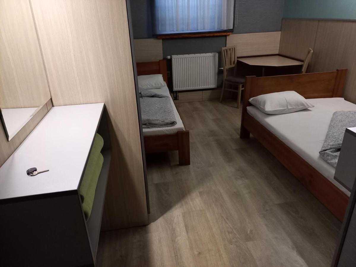 Pokoje Goscinne Jaga Kielce Exterior photo